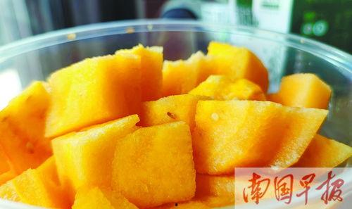 南宁吃瓜网红,南宁网红吃瓜达人带你探秘当地美食江湖